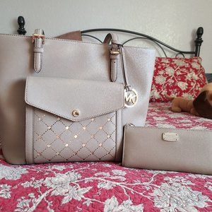 Michael Kors purse